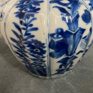 Cinq théières en porcelaine de Chine en bleu et blanc, Kangxi — photo 20