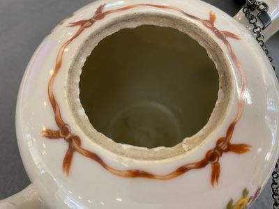 Cinq théières en porcelaine de Chine famille rose, Yongzheng/Qianlong — photo 13
