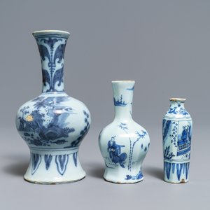 Cinq vases en faïence de Delft bleu et blanc à décor de chinoiserie, fin du 17ème — photo 10