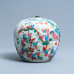 Cinq vases en porcelaine de Chine en bleu et blanc et en famille rose, 19ème — photo 19