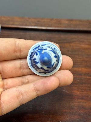 Cinq vases en porcelaine de Chine en bleu et blanc, Kangxi — photo 21