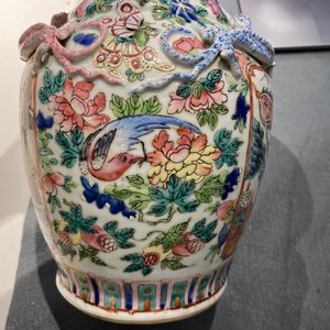 Cinq vases en porcelaine de Chine famille rose, 19ème — photo 22