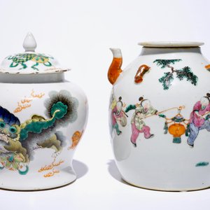 Cinq vases en porcelaine de Chine famille rose et verte, 19/20ème — photo 8