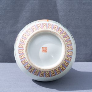 Cinq vases en porcelaine de Chine famille rose et verte, République — photo 22