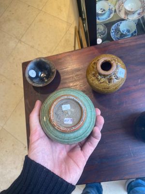 Cinq vases et un bol aux émaux monochromes, Chine, Yuan et postérieur — photo 6