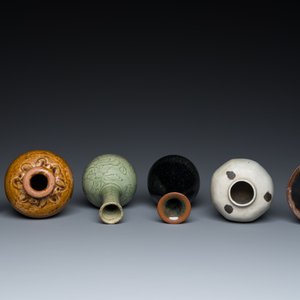 Cinq vases et un bol aux émaux monochromes, Chine, Yuan et postérieur — photo 6