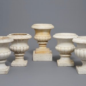 Cinq vases 'Medici' en marbre sculpté, Italie, 19ème — photo 1