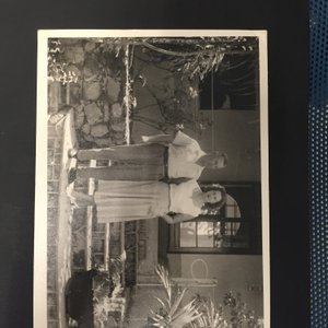 Collection africaine de figures, bracelets, armes et album de photos, 19e-20e — photo 30