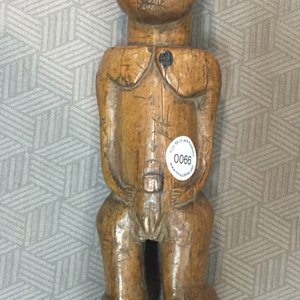 Collection africaine de figures, bracelets, armes et album de photos, 19e-20e — photo 9