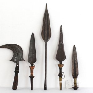 Collection de 16 couteaux et lances divers de tribus africaines, 19e-20e — photo 1
