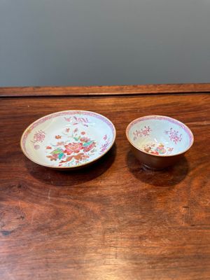 Collection de 23 tasses et soucoupes en porcelaine de Chine, Kangxi/Qianlong — photo 1