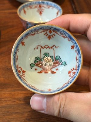 Collection de 23 tasses et soucoupes en porcelaine de Chine, Kangxi/Qianlong — photo 31