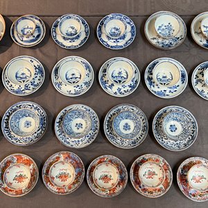 Collection de 23 tasses et soucoupes en porcelaine de Chine, Kangxi/Qianlong — photo 2
