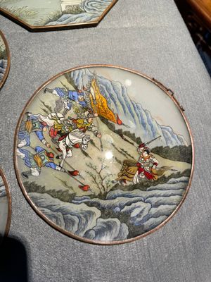 Collection de neuf peintures sur verre inversé montées en pendentifs, Chine, 19ème — photo 4