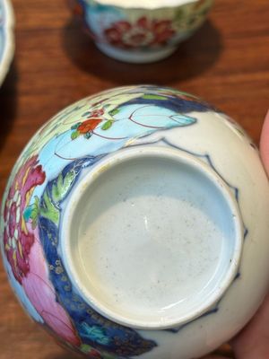 Collection de sept pièces en porcelaine de Chine famille rose à décor de feuilles de tabac, Qianlong — photo 17