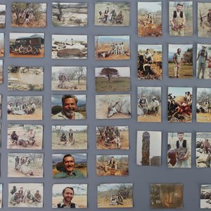 Collection rare de photos en couleurs illustrant une excursion de chasse, ca 1970 — photo 2