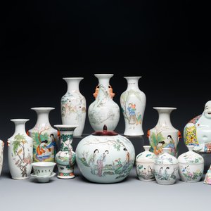 Collection variée de 15 pièces en porcelaine de Chine qianjiang cai, famille rose et verte, 19/20ème — photo 1