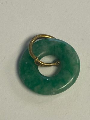 Collection variée de 16 pièces de bijoux et boîtes, dont du jade, de l'or et de l'argent, Chine, 19ème — photo 30