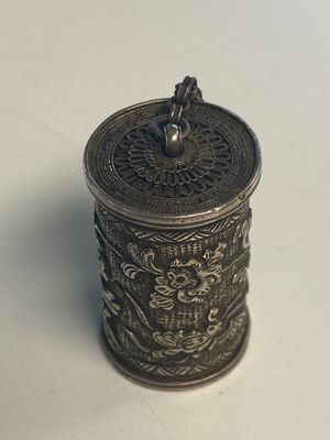 Collection variée de 16 pièces de bijoux et boîtes, dont du jade, de l'or et de l'argent, Chine, 19ème — photo 57