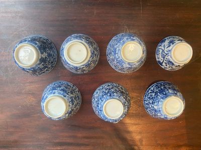 Collection variée de 18 pièces en porcelaine de Chine en bleu et blanc et famille rose, Kangxi/Yongzheng — photo 5