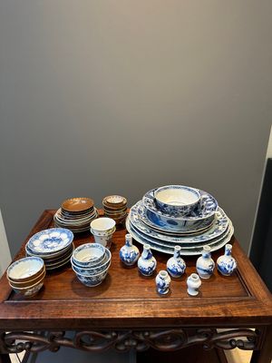 Collection variée de 45 pièces en porcelaine de Chine, Kangxi et postérieur — photo 1