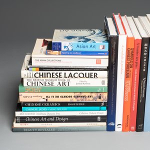 Collection variée de 55 livres de référence sur l'art chinois principalement sur le travail de la laque, le jade et la peinture — photo 2