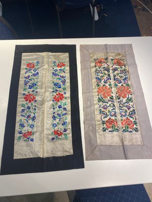 Collection variée de panneaux en soie brodée, un couvre-éventail et des badges de rang, 19ème — photo 49
