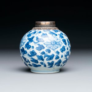 Collection variée de sept pièces en porcelaine de Chine et émaux de Canton, Kangxi et postérieur — photo 10