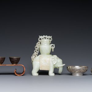 Collection variée de six objets, y compris jade et argent, Chine, 19/20ème — photo 2