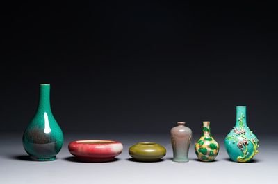 Collection variée de six pièces en porcelaine de Chine monochrome, 19ème