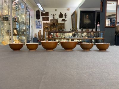 Collection variée de tasses et soucoupes en porcelaine de Chine, 18/19ème — photo 17