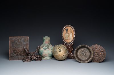 Collection variée en bois, bronze et cuivre, Chine et Tibet, 19/20ème
