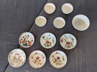 Collection variée en porcelaine de Chine en bleu et blanc et famille rose, 18/19ème — photo 2