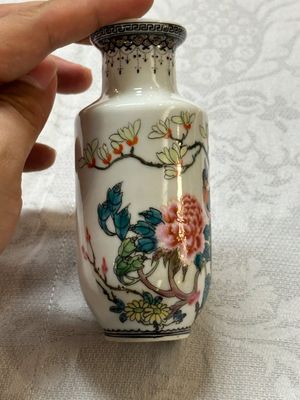 Collection variée en porcelaine de Chine en bleu et blanc et famille rose, 18ème et postérieur — photo 2