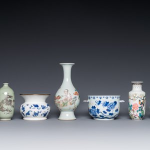 Collection variée en porcelaine de Chine en bleu et blanc et famille rose, 18ème et postérieur — photo 2