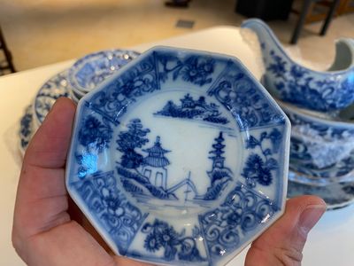 Collection variée en porcelaine de Chine en bleu et blanc et famille rose, Kangxi/Qianlong — photo 2