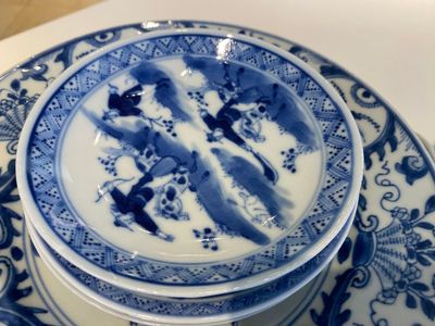 Collection variée en porcelaine de Chine en bleu et blanc et famille rose, Kangxi/Qianlong — photo 7