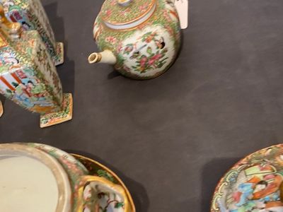 Collection variée en porcelaine de Chine famille rose de Canton, 19ème — photo 6