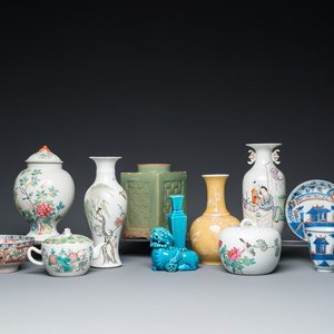 Collection variée en porcelaine de Chine famille rose et monochrome, 18/20ème — photo 1
