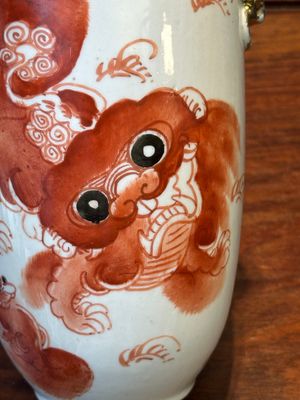 Collection variée en porcelaine de Chine qianjiang cai et à décor en rouge de fer, signée Liu Shuntai 劉順太, 19/20ème — photo 7