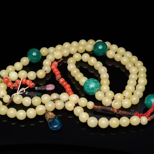 Collier mandarin composé de perles en verre, Chine, 19ème — photo 1