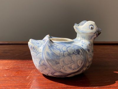 Compte-gouttes en forme de canards jumeaux en porcelaine de Chine en bleu et blanc, Ming — photo 2