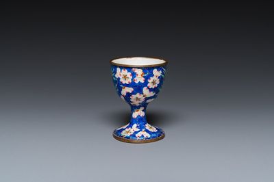 Coquetier en émaux de Canton, Chine, Qianlong/Jiaqing