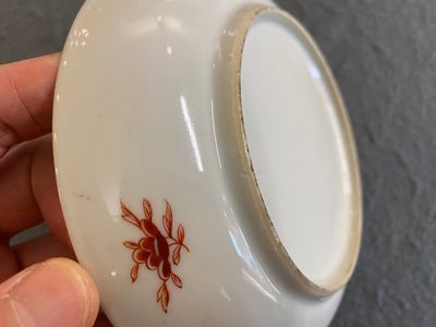 Coupe armoriée en porcelaine de Chine verte-Imari aux armes de 'Scholten' et de 'Hogenberg', Yongzheng — photo 6