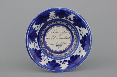 Coupe avec proverbes en Delft, la Frise, Harlingen, 18e-19e