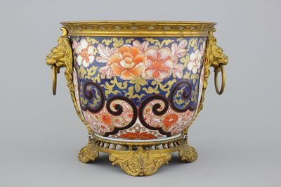 Coupe en porcelaine de Chine avec monture ormolu, 19e