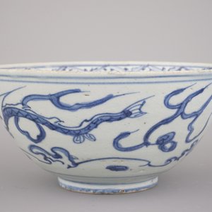 Coupe en porcelaine de Chine, bleu et blanc, à décor d'un dragon, dynastie Ming — photo 5