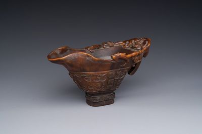 Coupe libatoire en corne de rhinocéros à décor de chilong, Chine, 17/18ème