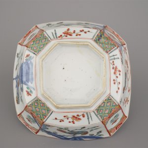 Coupe octagonale en porcelaine de Chine, peinte en Hollande, style Kakiemon, Qianlong, 18e — photo 7