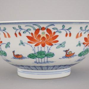 Coupe wucai en porcelaine de Chine, marquée Qianlong et probablement de cette période — photo 5